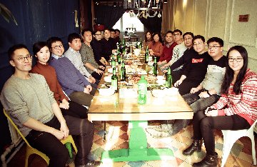 同学情谊深似海,聚会轰趴盛情嗨